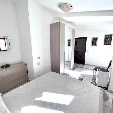 Casa Gioia Nel Cuore Di Carloforte; Wifi E Ac Carloforte (Isola di San Pietro)