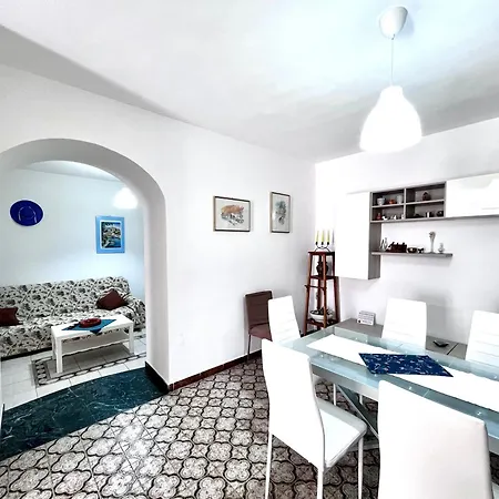 Casa Gioia Nel Cuore Di Carloforte; Wifi E Ac Carloforte (Isola di San Pietro)